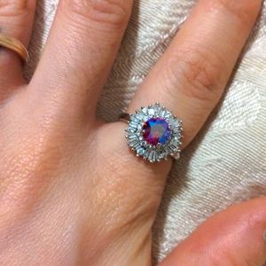 Snowflake gemstone ring